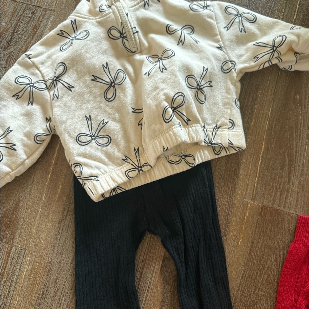 Cream Bow Print Cropped Sweatshirt & Black Ribbed Leggings Set